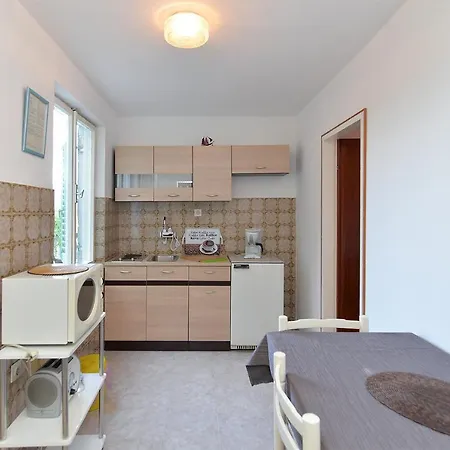 Apartments Robert 1471 * Rabac
