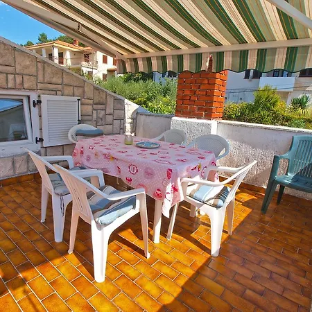 Apartments Robert 1471 * Rabac